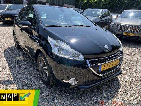 Peugeot 208 1.2 VTi Envy,Airco,5drs,p.sensor,cruise, Auto's, Peugeot, Bedrijf, Te koop, ABS, Airbags, Airconditioning, Alarm, Bluetooth