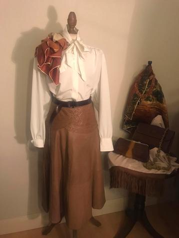 VINTAGE 100% LAMSLEDER ROK CAMEL MIDI beschikbaar voor biedingen