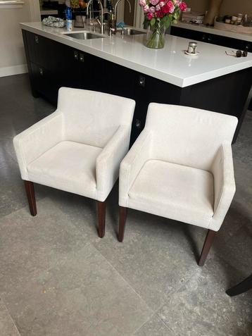 2 eetkamer stoelen / fauteuil.    Samen 20 euro beschikbaar voor biedingen