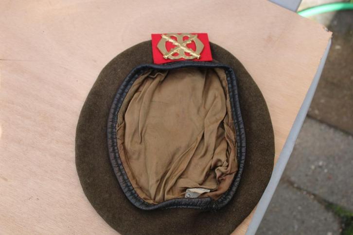 43 PAINFBAT (Chassé) baret, Verzamelen, Militaria | Algemeen, Landmacht, Helm of Baret, Nederland, Ophalen of Verzenden