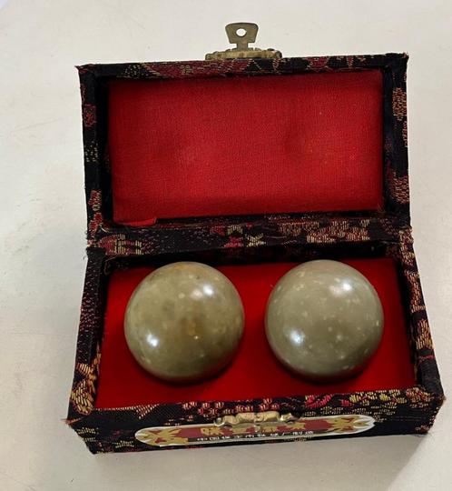 Twee Chinese massageballen, meridiaankogels, Antiek en Kunst, Kunst | Niet-Westerse kunst, Ophalen of Verzenden