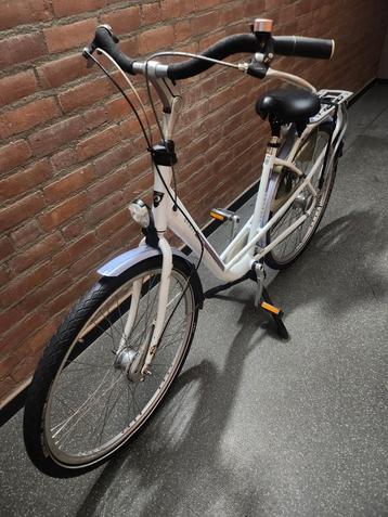 Leuke Batavus Mambo stapfiets stationsfiets mama bike 28 inc beschikbaar voor biedingen