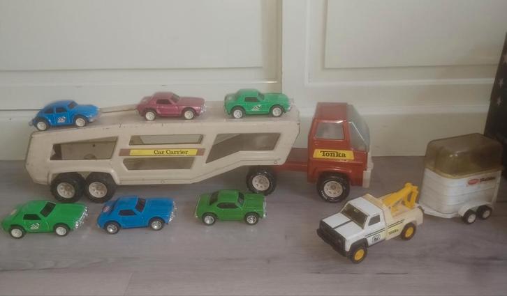 Tonka Car Carrier Truck + 6 models and horse trailer, Antiek en Kunst, Antiek | Speelgoed, Ophalen of Verzenden