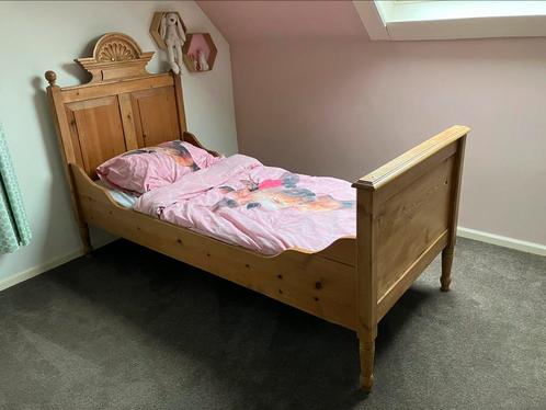 Echt oud (meiden) bed met prachtig houtsnijwerk 90x200 cm, Kinderen en Baby's, Kinderkamer | Bedden, Gebruikt, 180 cm of meer