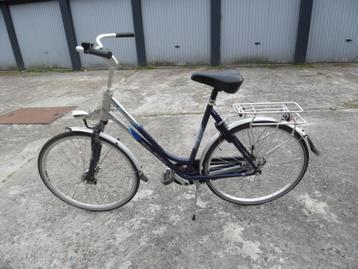 Prachtige,bijna nieuwe Raleigh Priority damesfiets terugtrap beschikbaar voor biedingen
