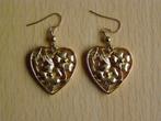 VINTAGE TRIFARI TM OORBELLEN HART BLOEMEN OORHANGERS, Sieraden, Tassen en Uiterlijk, Overige materialen, Hangers, Ophalen of Verzenden
