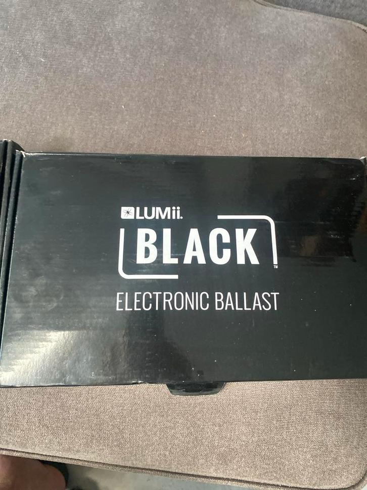 2x Lumi Black 600W Ballast dimbaar- Z.G.A.N., Audio, Tv en Foto, Professionele Audio-, Tv- en Video-apparatuur, Zo goed als nieuw