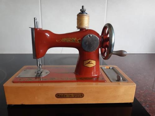 Vintage kindernaaimachine, handmatig, Antiek en Kunst, Antiek | Naaimachines, Ophalen of Verzenden