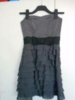 Maat: XS / Kort grijs strapless jurkje met strookjes, H&M, Ophalen of Verzenden, Maat 34 (XS) of kleiner, Grijs