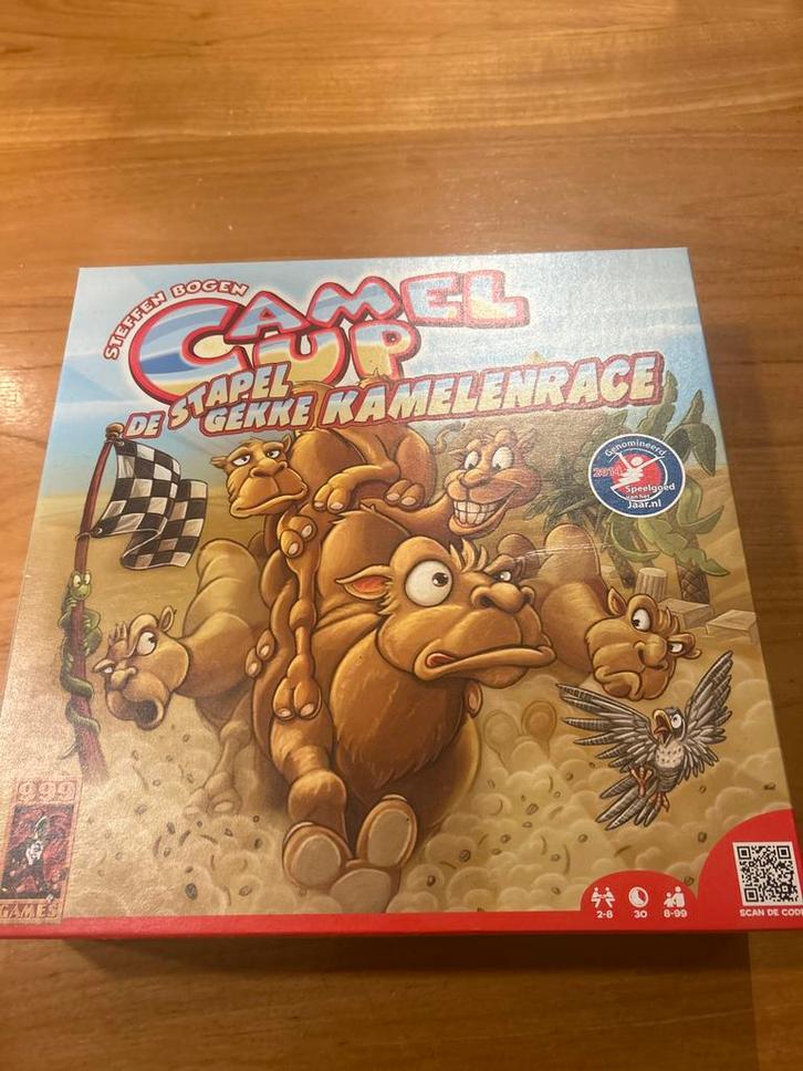 Camel Up - De Stapel Gekke Kamelenrace, Hobby en Vrije tijd, Gezelschapsspellen | Bordspellen, Zo goed als nieuw, Drie of vier spelers