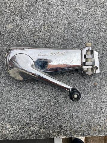 Amerikaanse blikopener beschikbaar voor biedingen