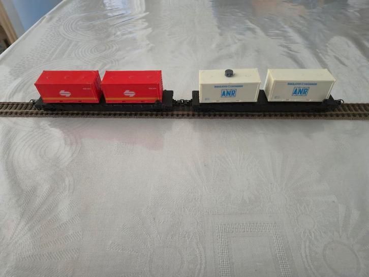 2 container wagons met 4 containers, Hobby en Vrije tijd, Modeltreinen | H0, Zo goed als nieuw, Wagon, Gelijkstroom, Overige merken