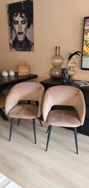 Twee velvet eetkamerstoelen  beschikbaar voor biedingen