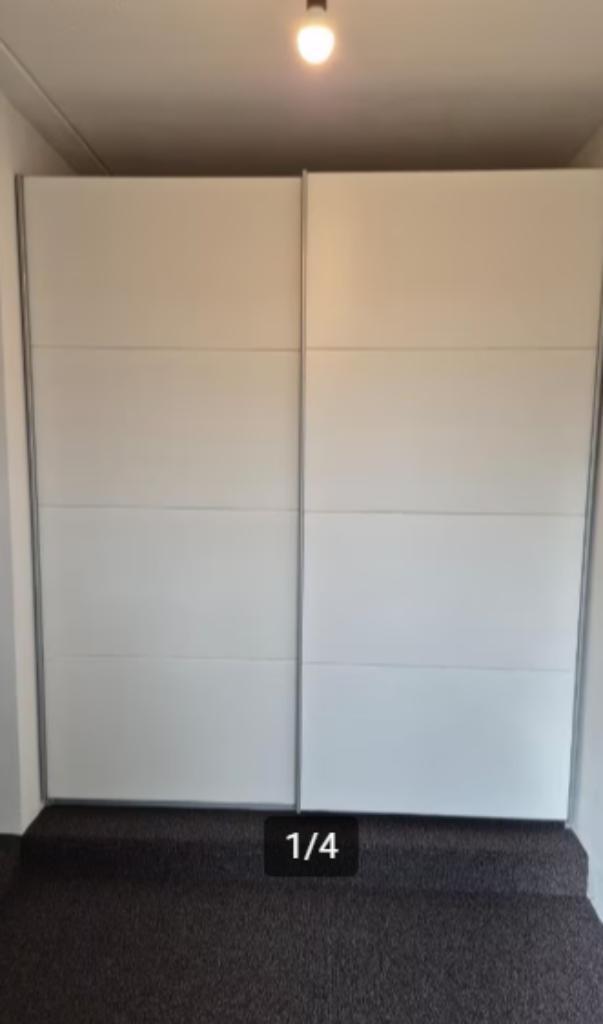 Quadra 2-Deurs Zweefdeur Kledingkast z.g.a.n., Huis en Inrichting, Kasten | Kledingkasten, Gebruikt, 200 cm of meer, 150 tot 200 cm