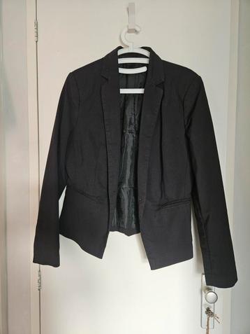 Zwart Jasje - Maat M beschikbaar voor biedingen