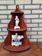 Antieke hoek-etagaire met 2 porseleine beelden, Antiek en Kunst, Ophalen of Verzenden