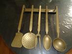 Zwaar koperen keukenset / lepelrek (lepels zijn +/- 38 cm)., Antiek en Kunst, Antiek | Keukenbenodigdheden, Ophalen of Verzenden