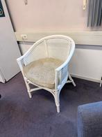Gratis rotan stoel - Ophalen Haarlem, Huis en Inrichting, Stoelen, Ophalen, Gebruikt, Wit, Riet of Rotan
