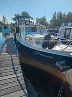 Mooie motorboot met boeg en hekschroef, Watersport en Boten, Ophalen, Staal, Diesel, Zo goed als nieuw