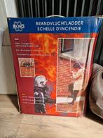 Nieuw in doos: Elro brandladder aluminium 4,5 meter, Doe-het-zelf en Verbouw, Ladders en Trappen, Ophalen, Nieuw, 4 meter of meer