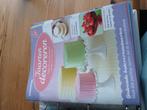Taarten decoreren nummer 21, Hobby en Vrije tijd, Taarten en Cupcakes maken, Ophalen of Verzenden, Zo goed als nieuw, Taarten