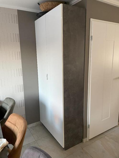 Dichte kast, Huis en Inrichting, Kasten | Wandmeubels, Gebruikt, 200 cm of meer, Minder dan 150 cm, 25 tot 50 cm, Met plank(en)