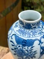 Oude blauw-witte Chines vaas, Antiek en Kunst, Ophalen of Verzenden