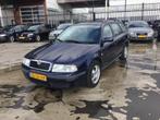 Skoda Octavia Combi 1.6 Comfort, Auto's, Skoda, Airconditioning, Origineel Nederlands, Te koop, 5 stoelen