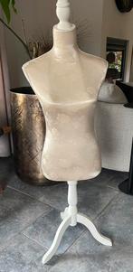 Paspop in een mooie stof, staat mooi bij brocante interieur, Huis en Inrichting, Woonaccessoires | Overige, Ophalen, Gebruikt