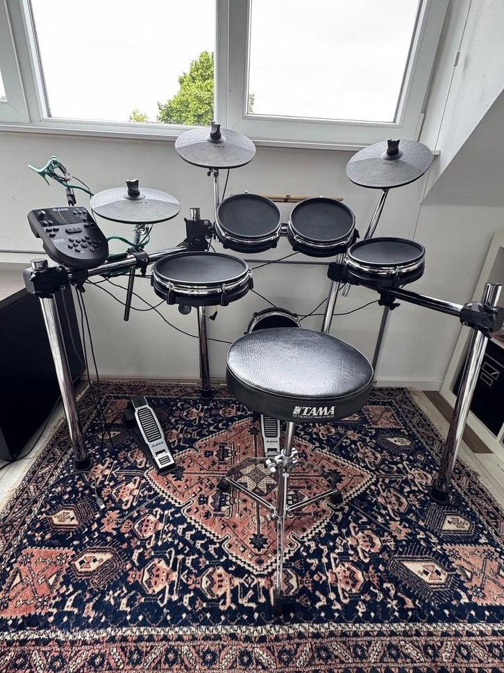 Alesis Surge Mesh Drum Kit - Complete Set, Muziek en Instrumenten, Drumstellen en Slagwerk, Zo goed als nieuw, Overige merken
