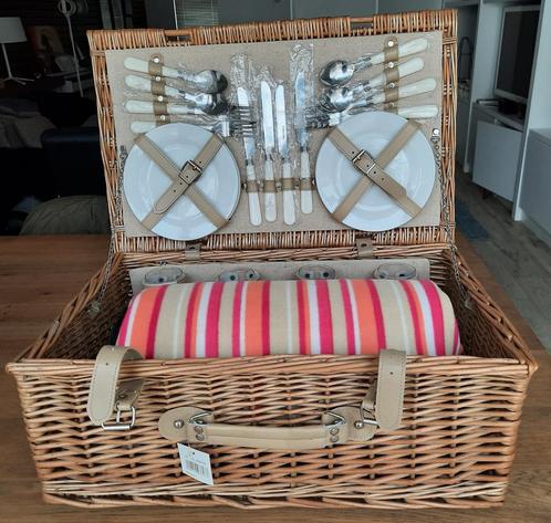 Picknickmand incl. servies voor 4 pers. en picknickkleed, Hobby en Vrije tijd, Picknickmanden, Zo goed als nieuw, Ophalen
