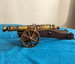 Mooi bewerkt miniatuur kanon op affuit, Antiek en Kunst, Ophalen of Verzenden
