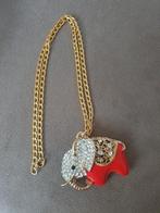Goudkleurige ketting met hanger met olifant met steentjes., Sieraden, Tassen en Uiterlijk, Kettingen, Ophalen of Verzenden, Zo goed als nieuw