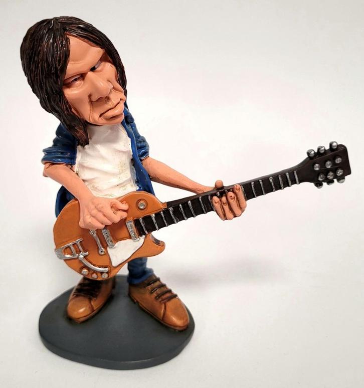 Neil Young gitaar beeldje by Warren Stratford decoratie, Verzamelen, Muziek, Artiesten en Beroemdheden, Nieuw, Foto of Kaart, Verzenden