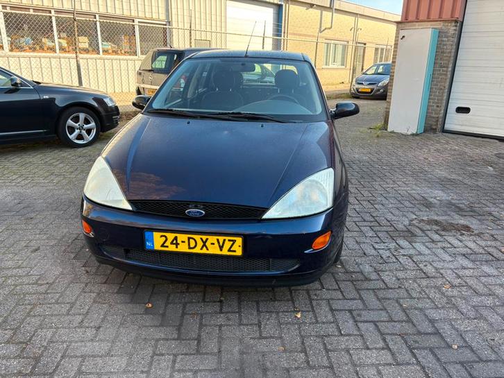 Ford Focus 1.6  134000km nap, Auto's, Ford, Bedrijf, Benzine, Hatchback, Handgeschakeld, Origineel Nederlands, Blauw, Voorwielaandrijving