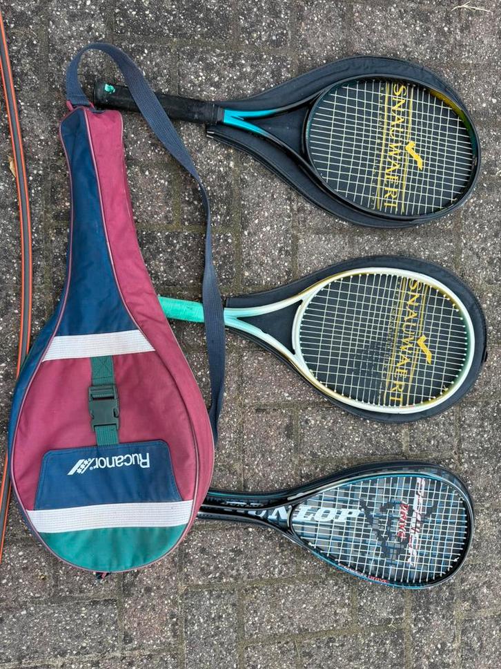 2 Snauwaert tennis rackets plus 1 Dunlop squash racket, Sport en Fitness, Tennis, Gebruikt, Racket, Dunlop, L3, Ophalen of Verzenden