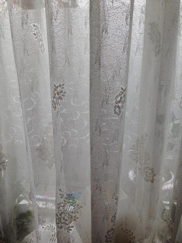 Mooie Vitrage-2 x  (Kamer hoog + Breed ) Mooi Kant Motief, Huis en Inrichting, Stoffering | Gordijnen en Lamellen, Zo goed als nieuw