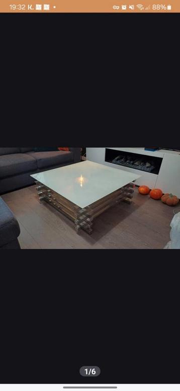 Glazen / metalen salontafel 1x1m beschikbaar voor biedingen