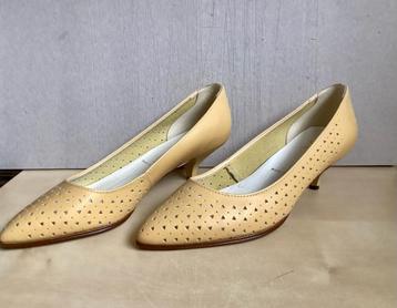 Schoenen maat 37 beschikbaar voor biedingen