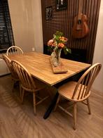 Houten tafel met stalen onderstel, Huis en Inrichting, Tafels | Eettafels, Ophalen, Gebruikt, 100 tot 150 cm, Eikenhout