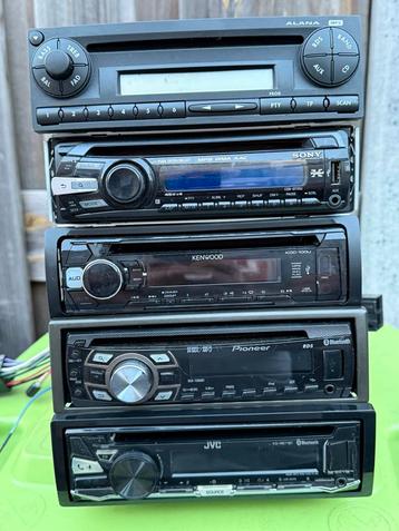 Auto radio beschikbaar voor biedingen