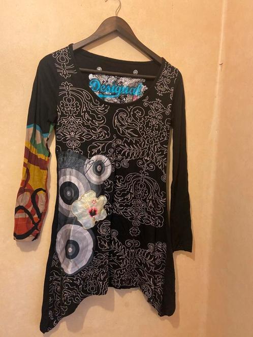 Hippe DESIGUAL jurk zwart met kleurrijke details en print, Kleding | Dames, Jurken, Zo goed als nieuw, Maat 38/40 (M), Zwart, Boven de knie