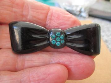 Zwarte vintage Strik model Broche oud +7 turquoise steentjes beschikbaar voor biedingen
