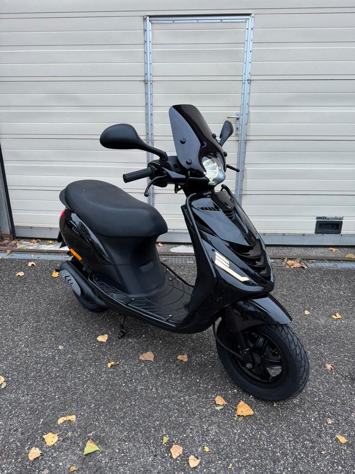 Piaggio zip 2000 2t brom, Fietsen en Brommers, Scooters | Piaggio, Zo goed als nieuw, Zip, Maximaal 45 km/u, Benzine, Ophalen of Verzenden