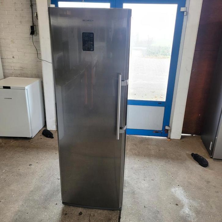 Samsung Vrieskast no frost met ijsblokjes automaat, Witgoed en Apparatuur, Vriezers en Diepvrieskisten, Zo goed als nieuw, Vrijstaand