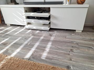 IKEA TV Meubel - Hoogglans Wit beschikbaar voor biedingen