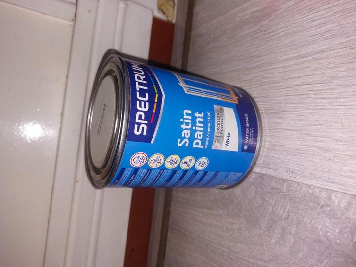 1 blik nieuwe  Spectrum Satin verf in de kleur wit., Doe-het-zelf en Verbouw, Verf, Beits en Lak, Nieuw, Wit, Ophalen