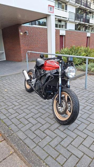 Suzuki gsx750 caferacer  beschikbaar voor biedingen