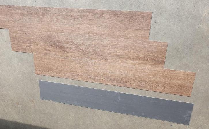 Restpartij 76 m2 plak Pvc vinyl plank. Colour 202-Deep Oak, Huis en Inrichting, Stoffering | Vloerbedekking, Nieuw, Vinyl, Bruin