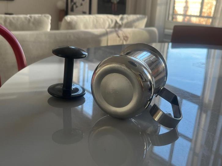 Baristasetje (melkopschuimkan + tamper), Huis en Inrichting, Keuken | Keukenbenodigdheden, Zo goed als nieuw, Ophalen of Verzenden